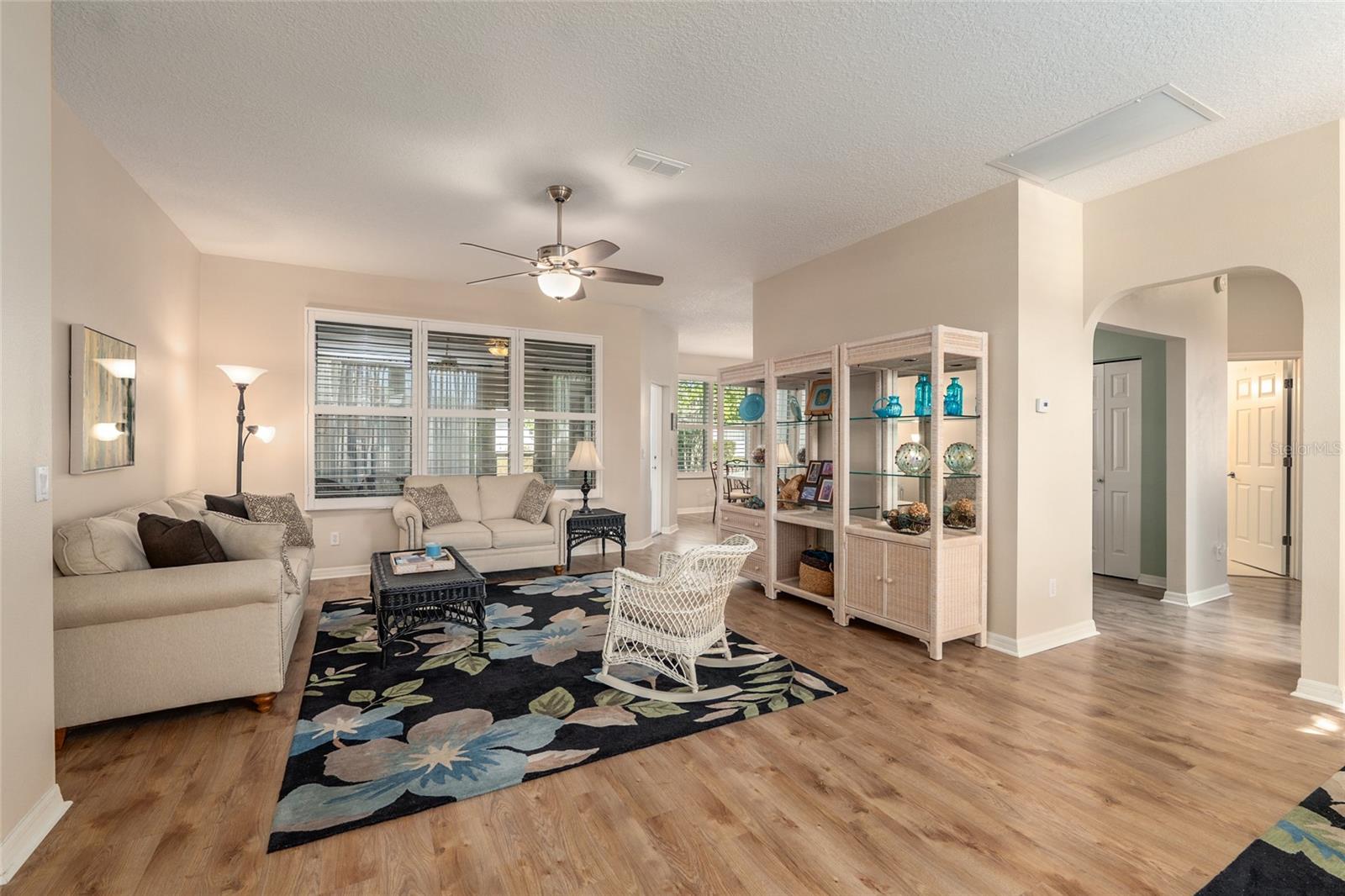 ON TOP OF THE WORLD - Residential