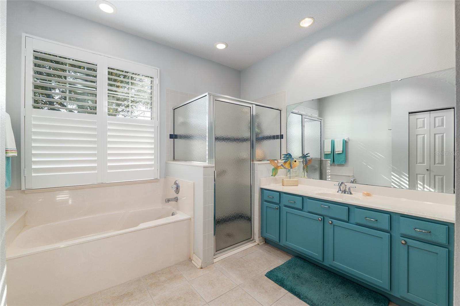 ON TOP OF THE WORLD - Residential