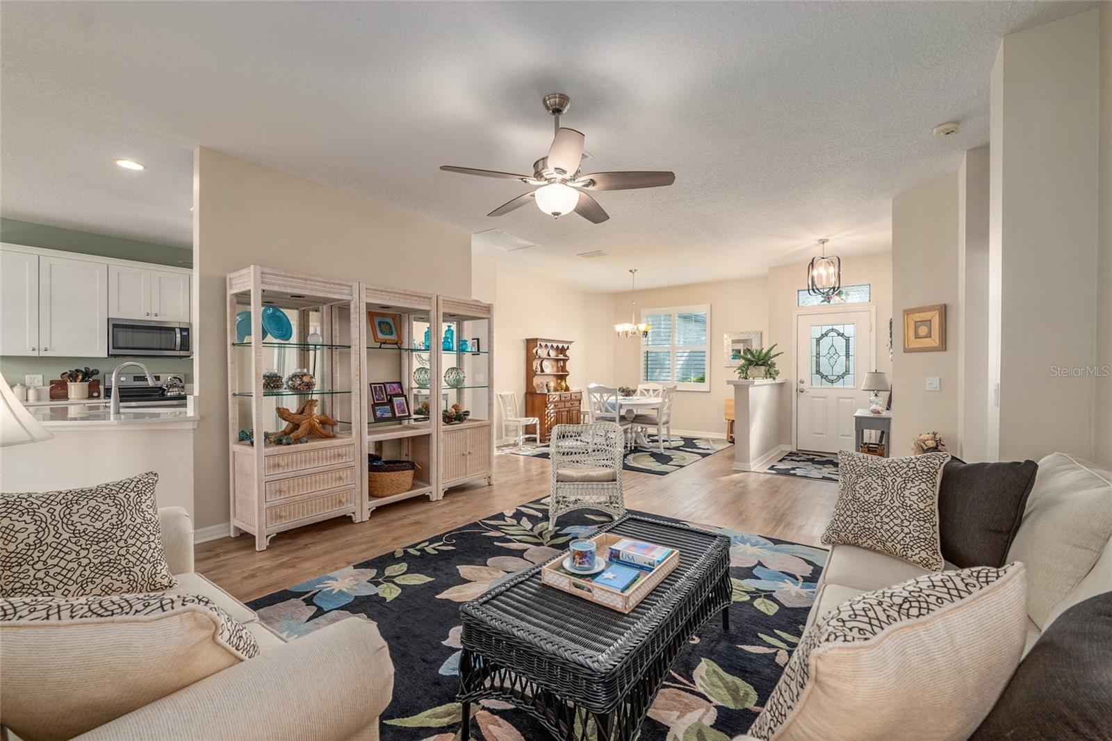 ON TOP OF THE WORLD - Residential