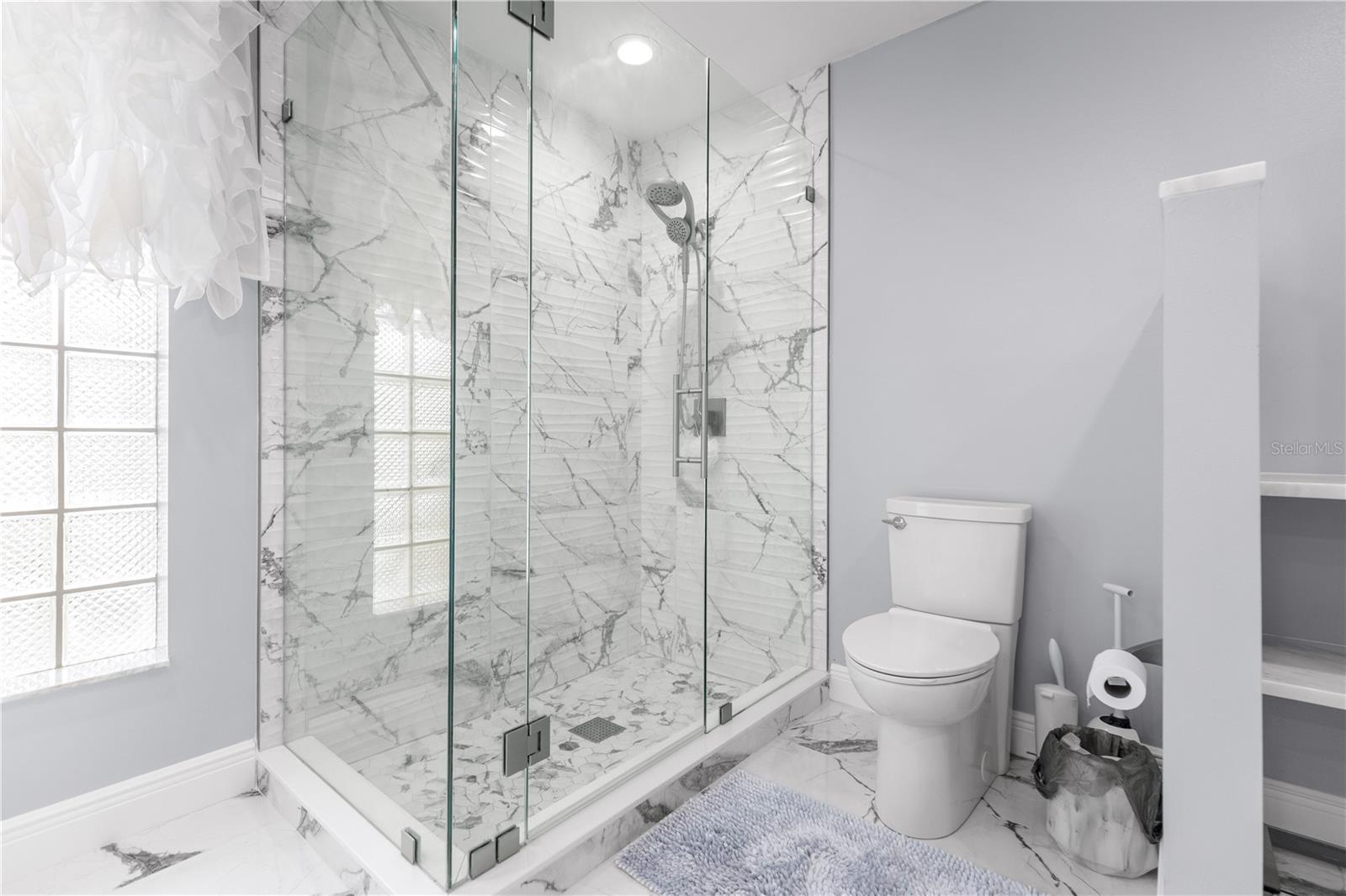 FAIRWAYS AT ROLLING HILLS FIRST ADD - Residential