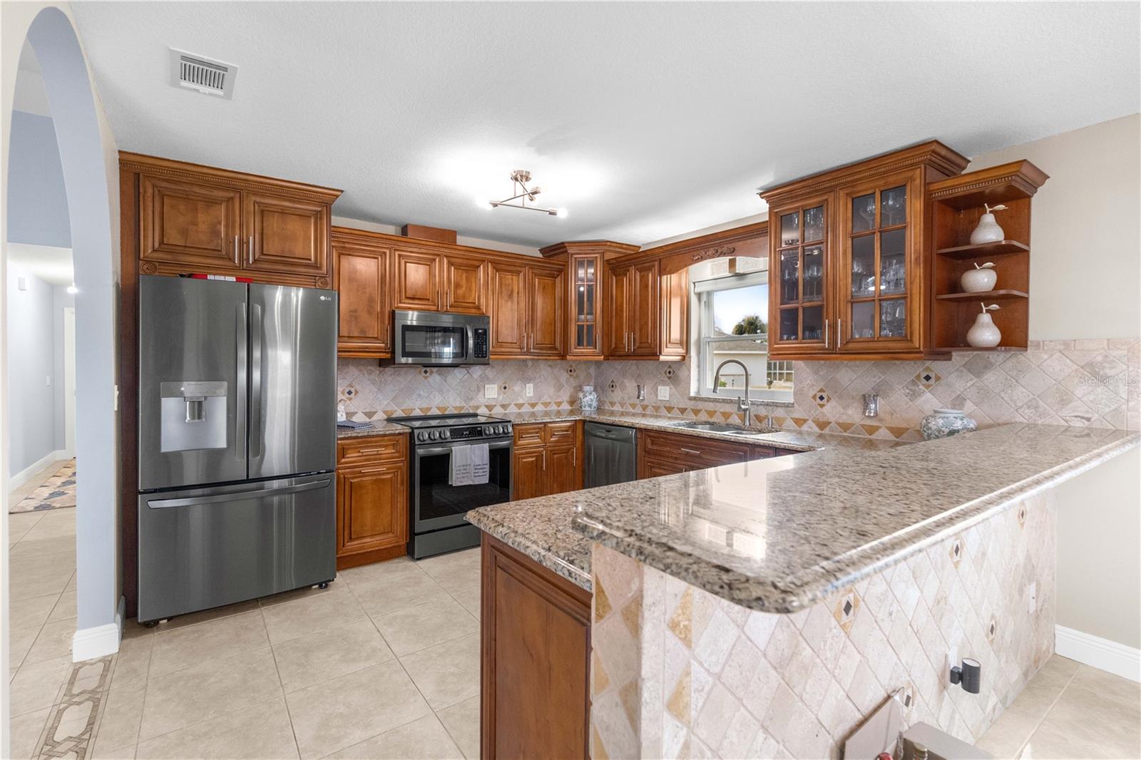 FAIRWAYS AT ROLLING HILLS FIRST ADD - Residential