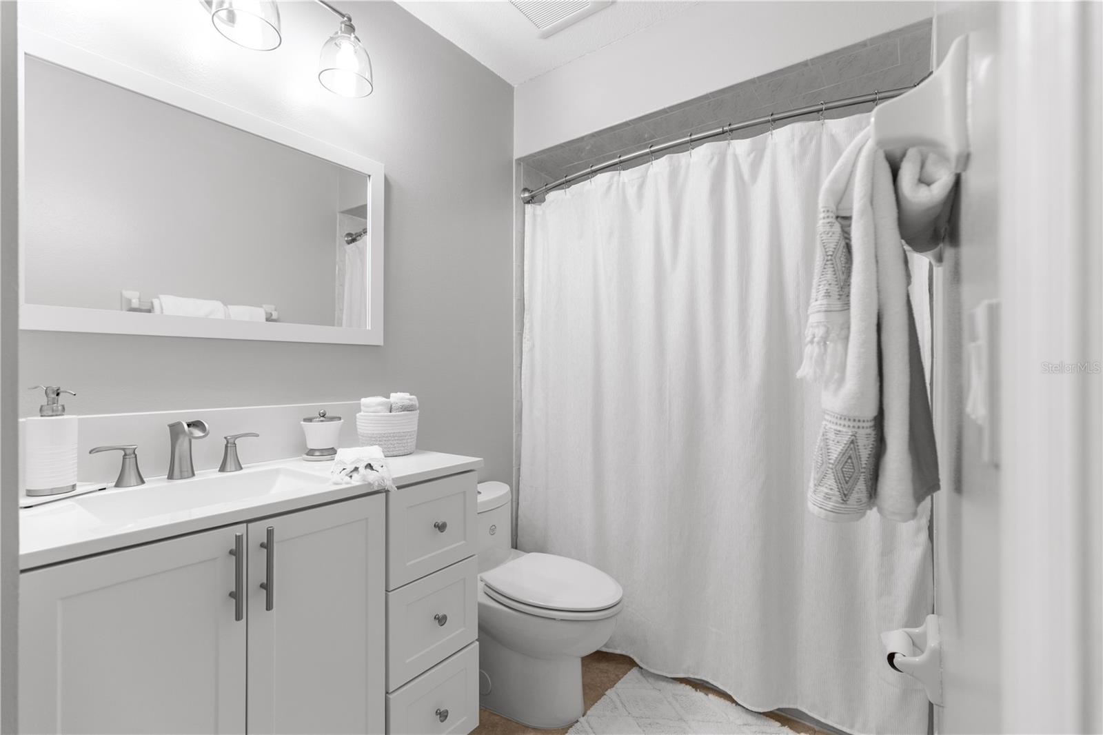 FAIRWAYS AT ROLLING HILLS FIRST ADD - Residential