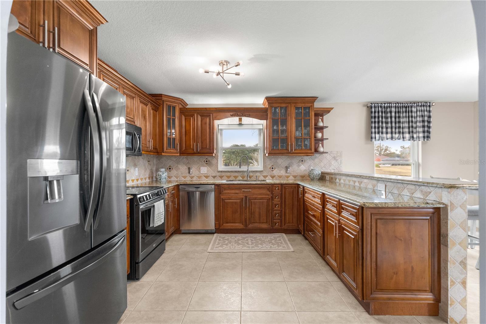 FAIRWAYS AT ROLLING HILLS FIRST ADD - Residential