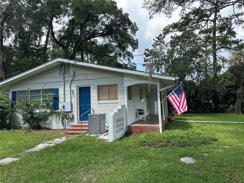 Photo of 848 SE 23rd Street, Ocala, FL 34471 (MLS # OM707745)