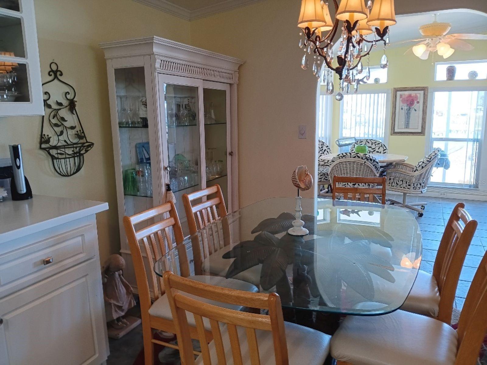 COUNTRY CLUB ESTATES - Residential