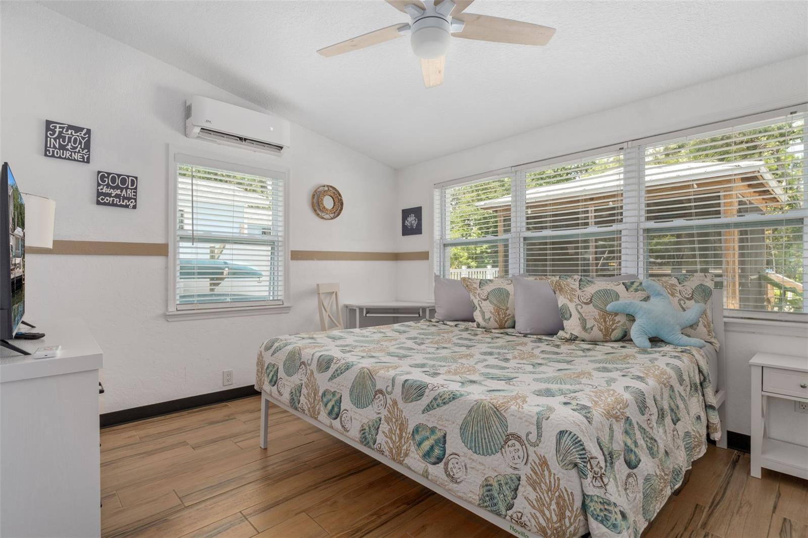 WEEKI WACHEE GARDENS - Residential
