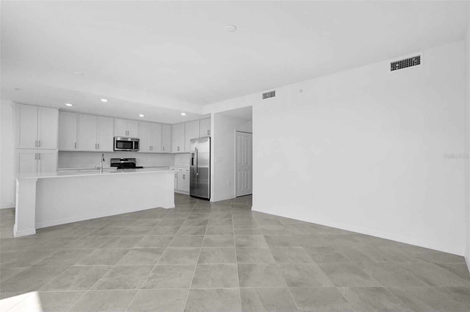 CALUSA COUNTRY CLUB - Residential