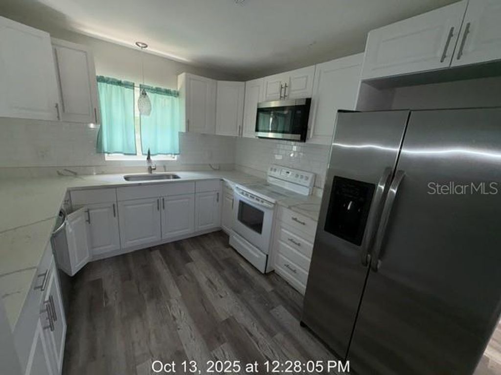 Photo of 1840 Glengary Street, Sarasota, FL 34231 (MLS # A4674979)