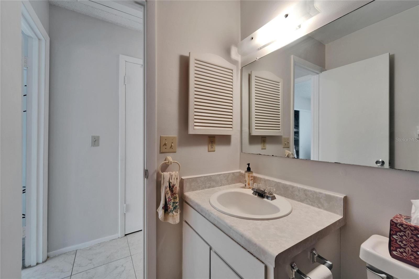 WOODSIDE VILLAGE CONDO - Residential Lease