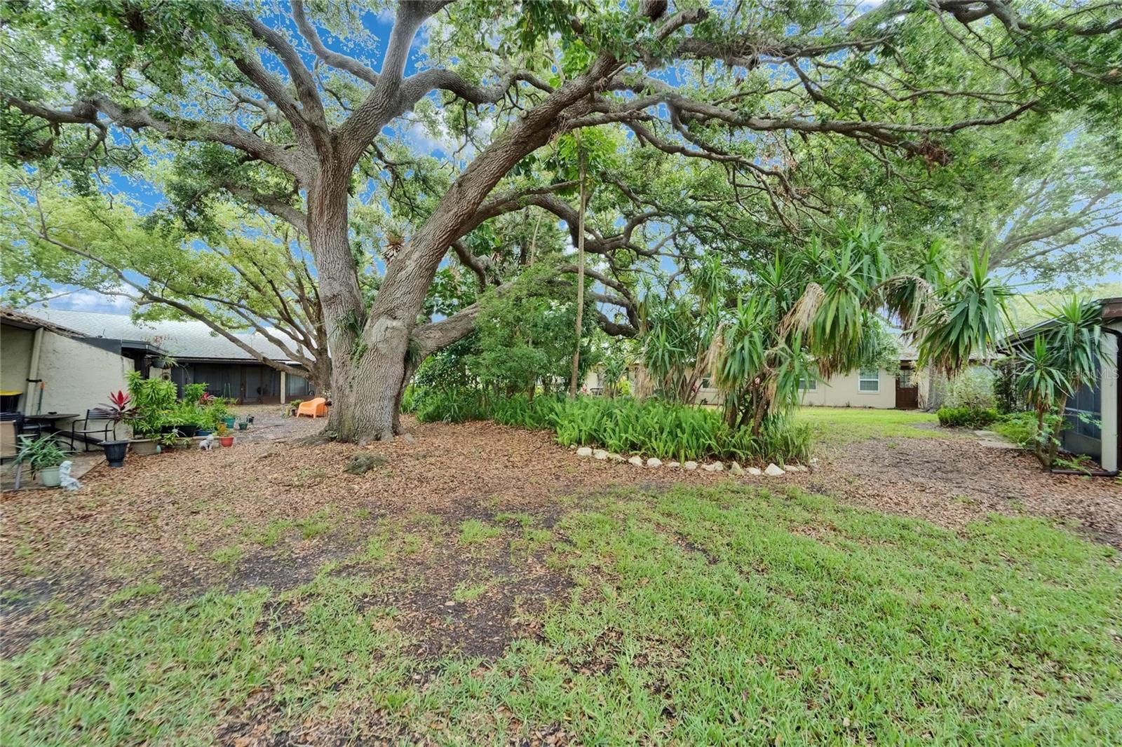 WOODSIDE VILLAGE CONDO - Residential Lease