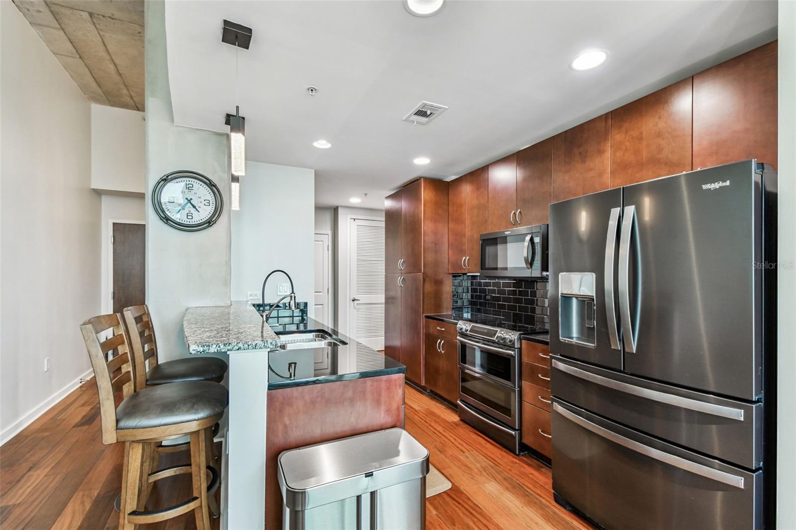 SKYPOINT A CONDO - Residential