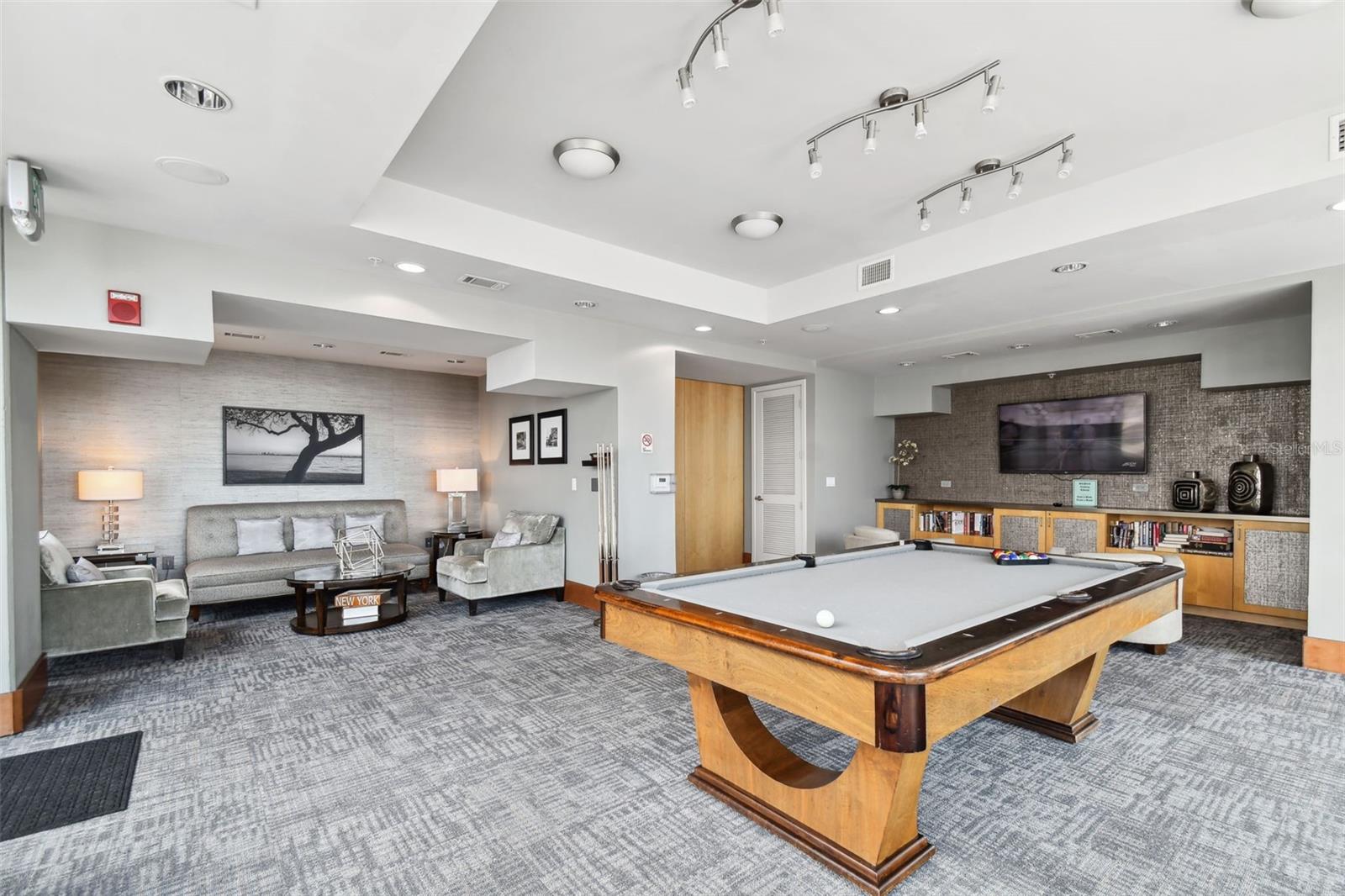SKYPOINT A CONDO - Residential