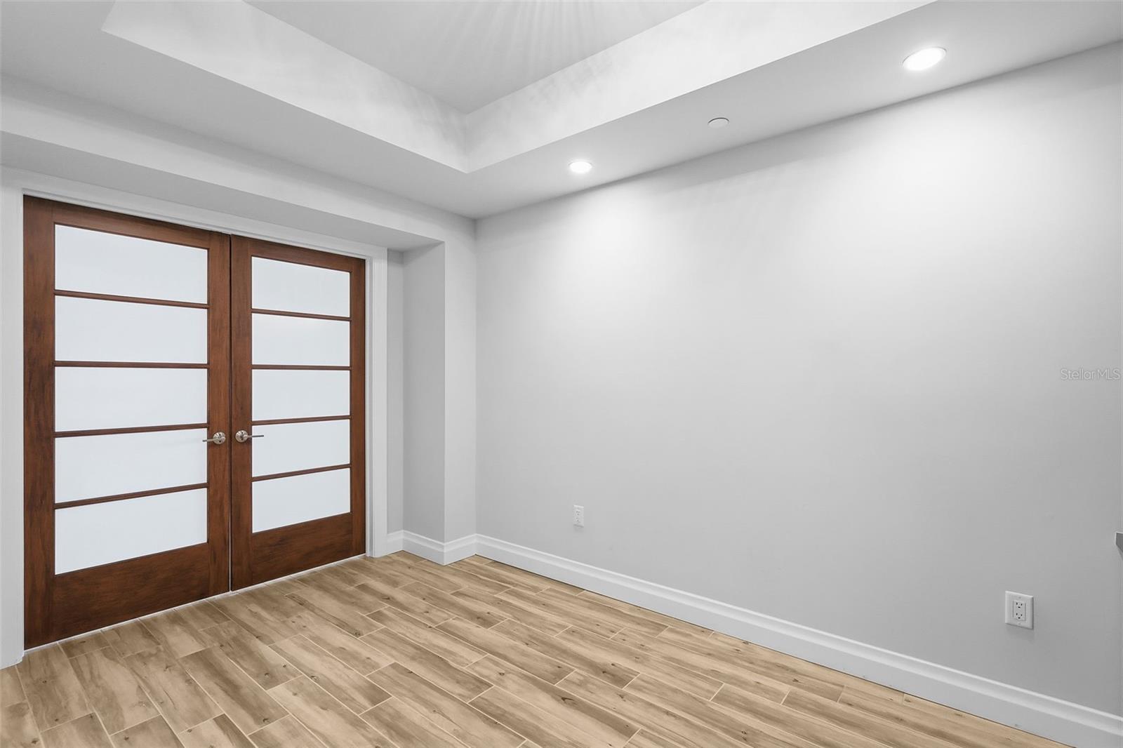 SUNSET POINTE AT COLLANY KEY II CONDO - Residential