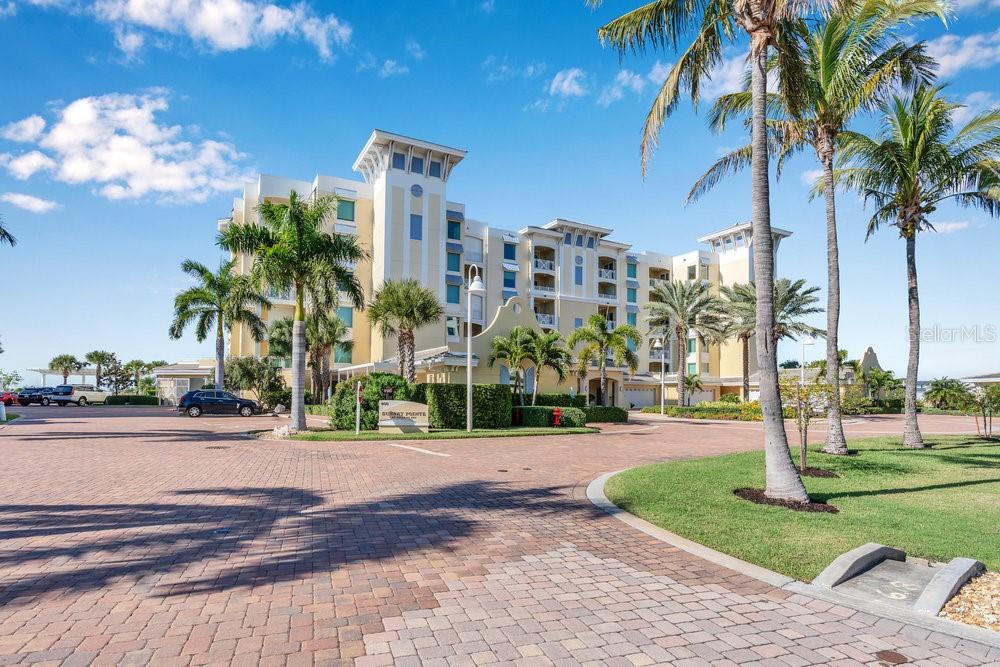 SUNSET POINTE AT COLLANY KEY II CONDO - Residential