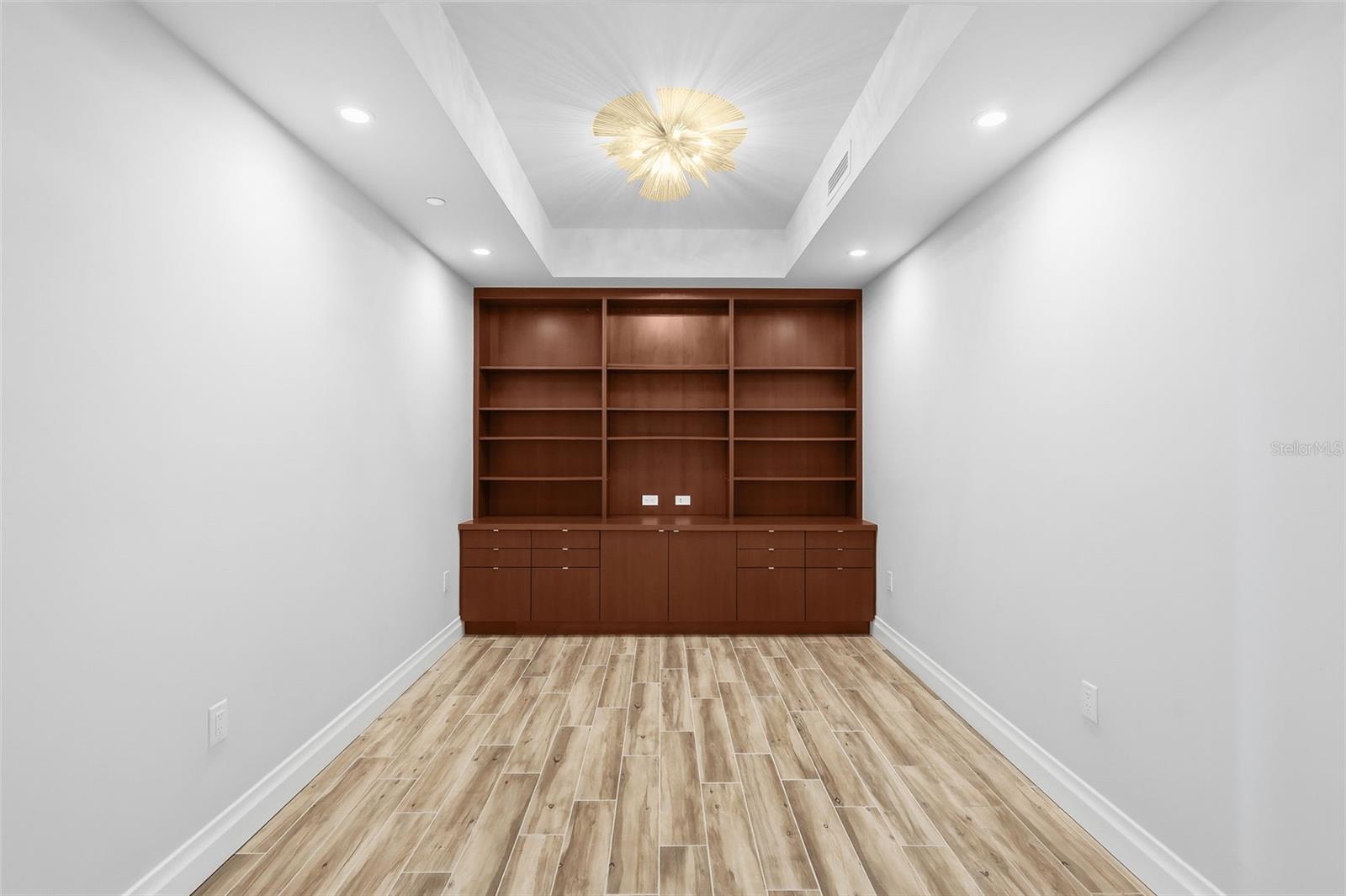 SUNSET POINTE AT COLLANY KEY II CONDO - Residential