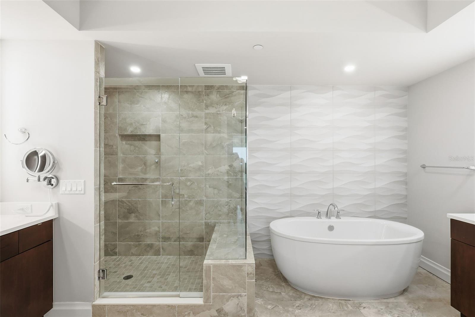 SUNSET POINTE AT COLLANY KEY II CONDO - Residential