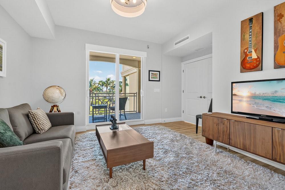 SUNSET POINTE AT COLLANY KEY II CONDO - Residential