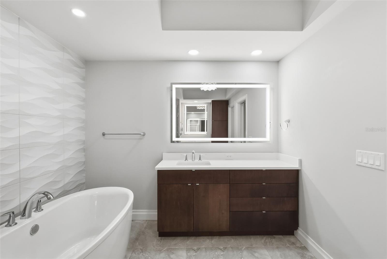 SUNSET POINTE AT COLLANY KEY II CONDO - Residential