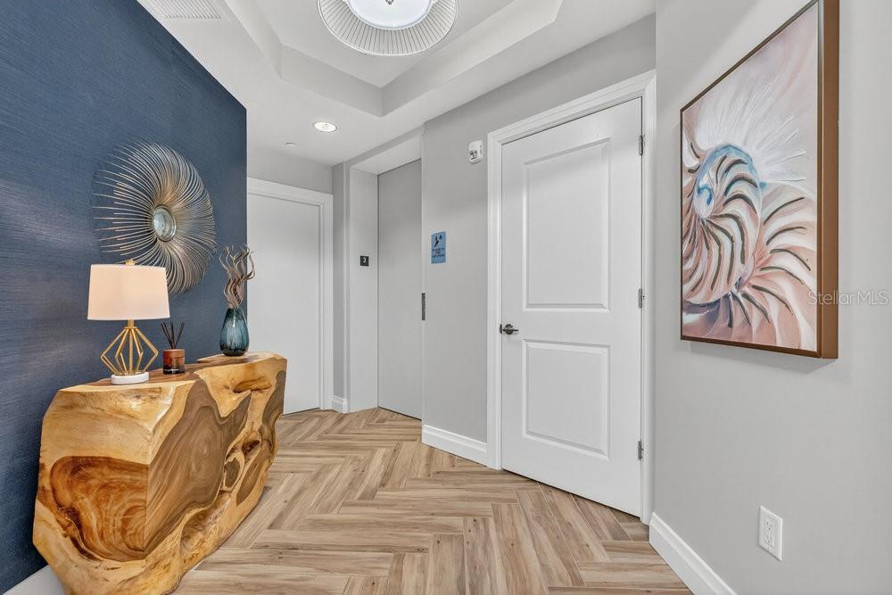 800 COLLANY ROAD 302