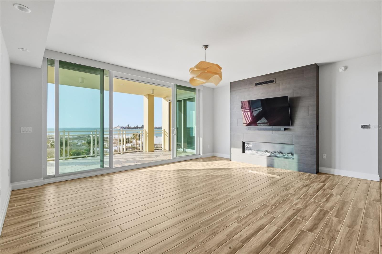 SUNSET POINTE AT COLLANY KEY II CONDO - Residential