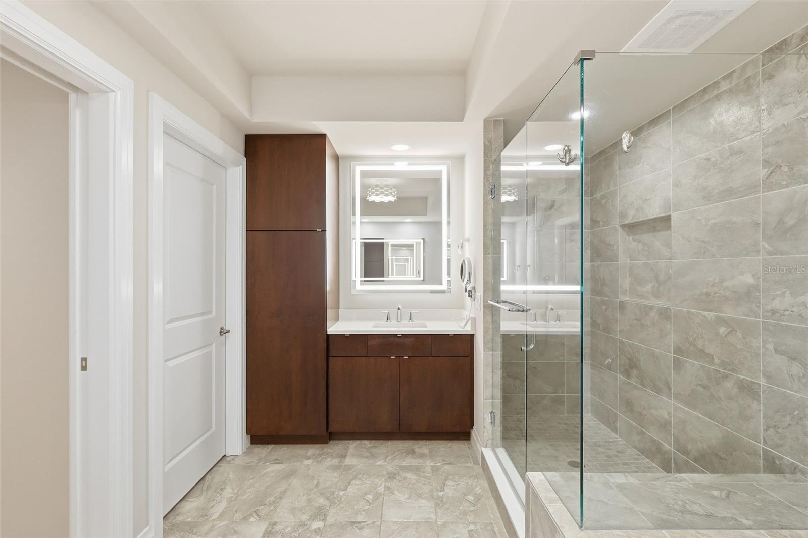 SUNSET POINTE AT COLLANY KEY II CONDO - Residential