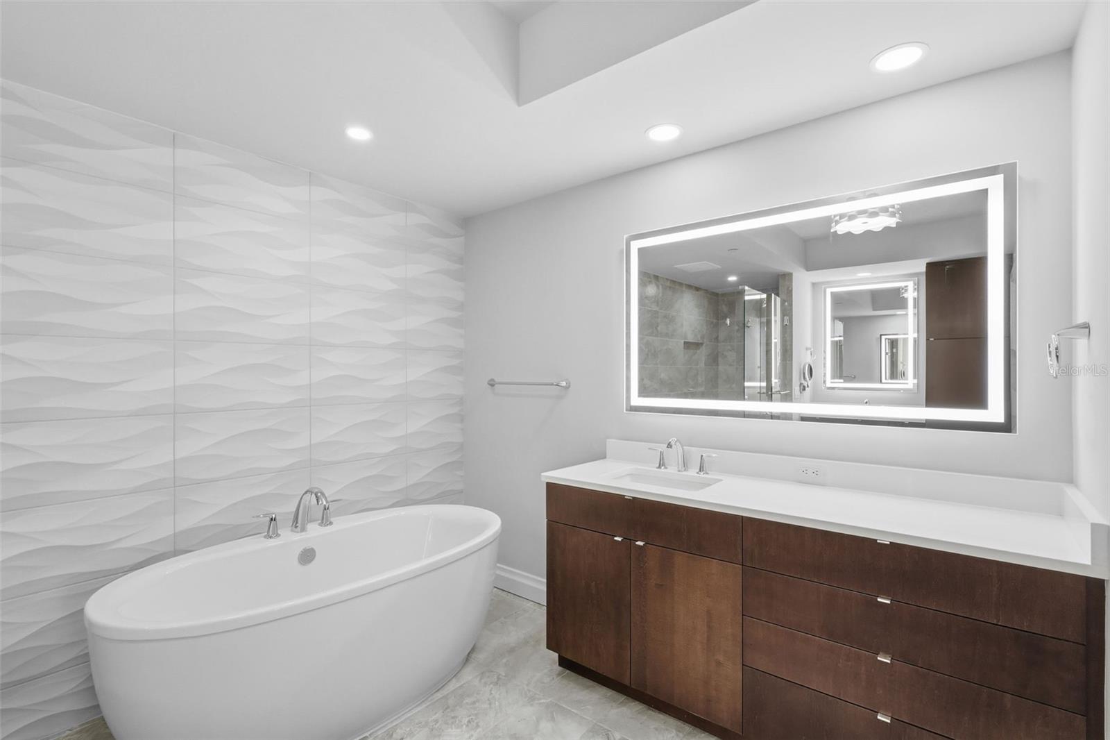 SUNSET POINTE AT COLLANY KEY II CONDO - Residential