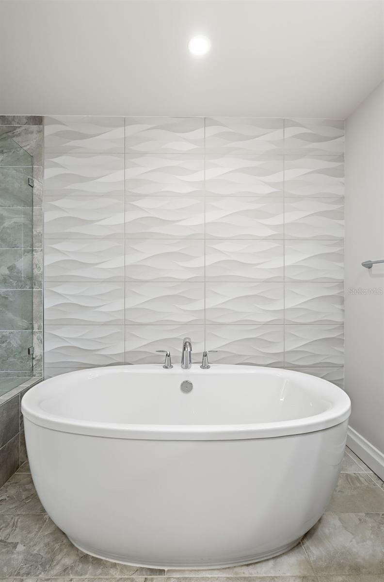 SUNSET POINTE AT COLLANY KEY II CONDO - Residential