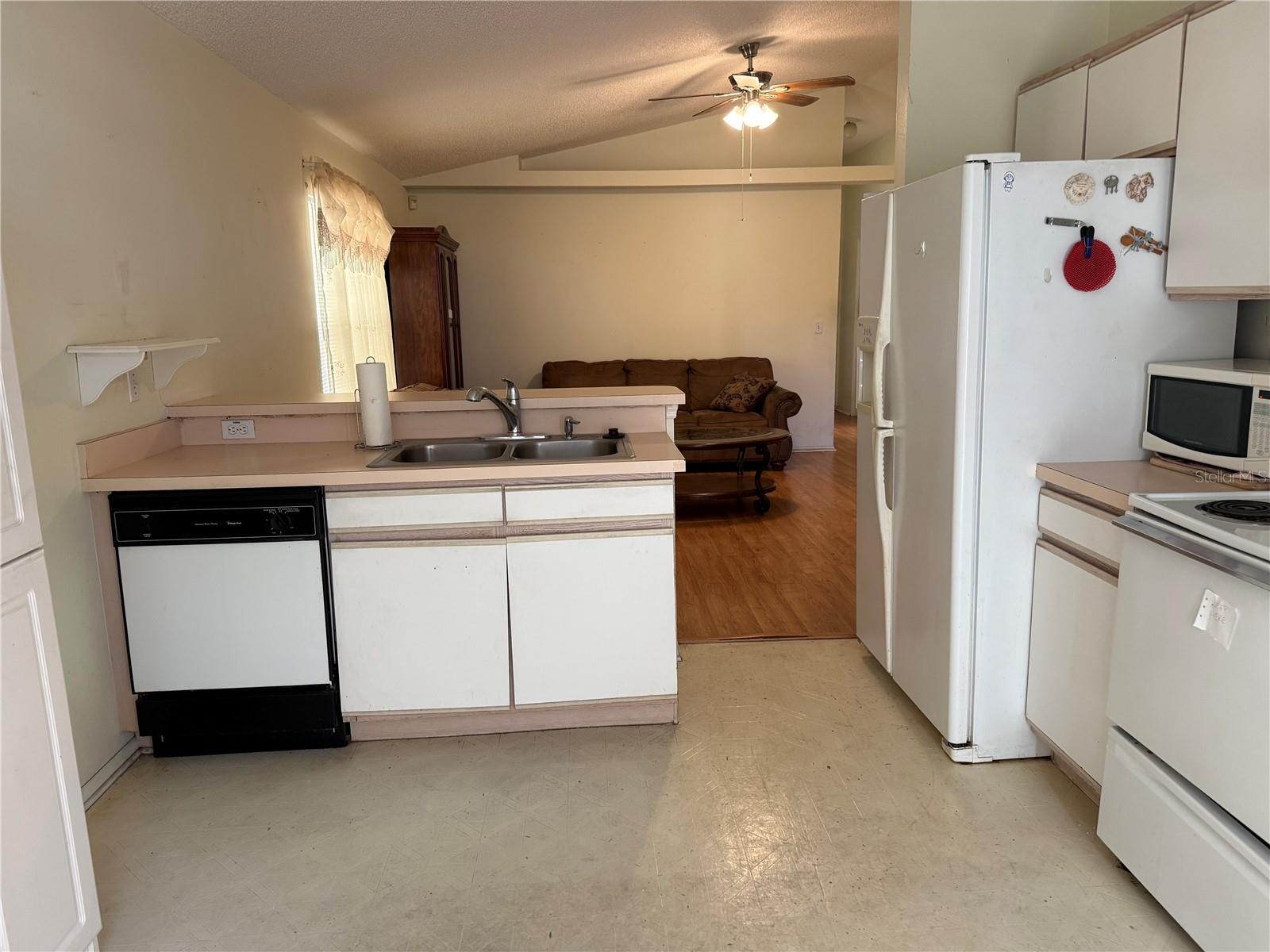 7151 EDGEWATER SHORES COURT