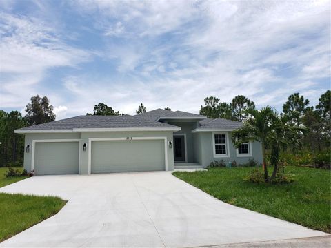 A home in PORT CHARLOTTE