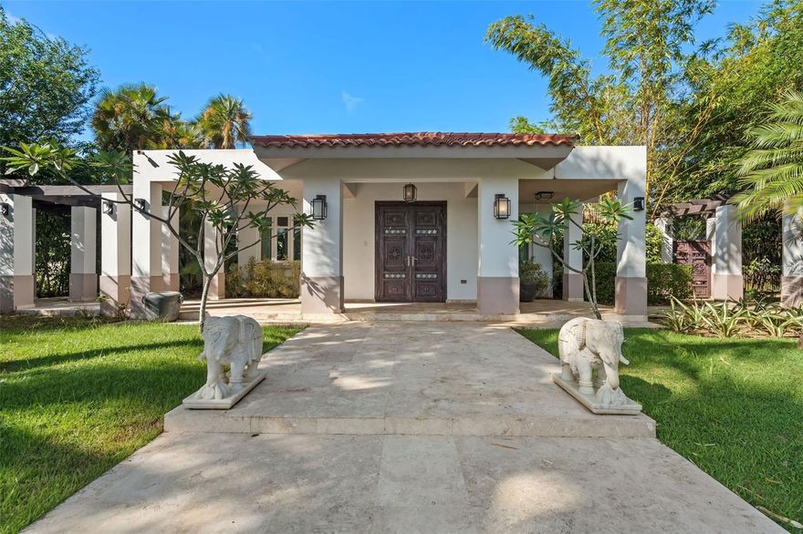 Luxury residence Dorado Beach East residence. This property features four bedrooms, four full and 1 half bathrooms, spacious kitchen and living area. Fully equipped, furnished and pool. 

The Dorado Beach East community is private, gated, family friendly and offers a wide range of facilities that you can enjoy at no additional cost. The facilities include scenic pools, clay tennis courts, basketball and beach volleyball courts, a basic gym, a game room, a 3-par golf course that winds through the neighborhood, and an aviation themed park which has a custom water park and sand park.