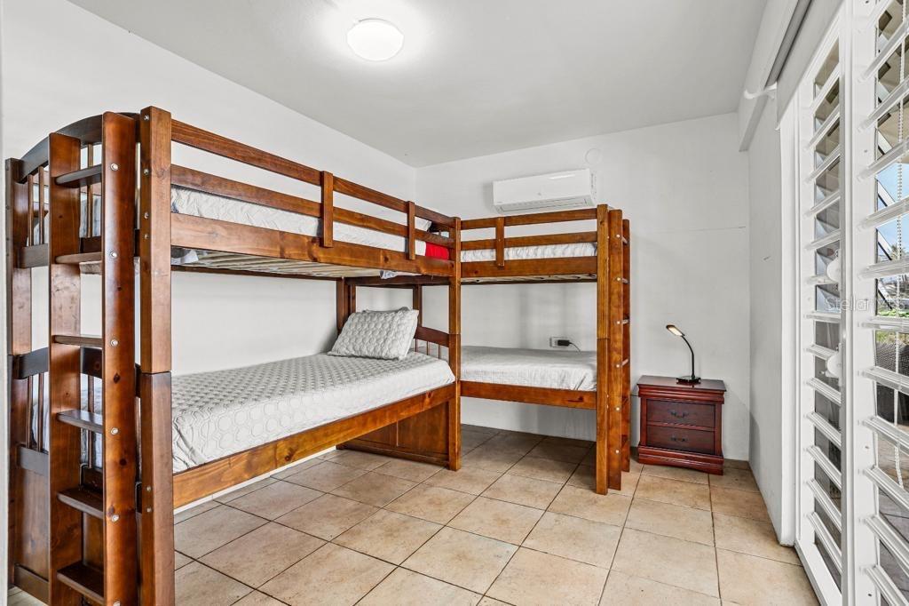 BARRIO CARRIZALES - Commercial Sale