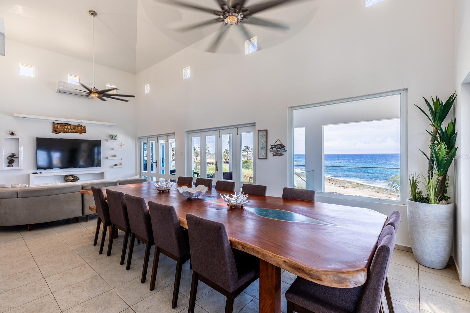 BARRIO CARRIZALES - Commercial Sale