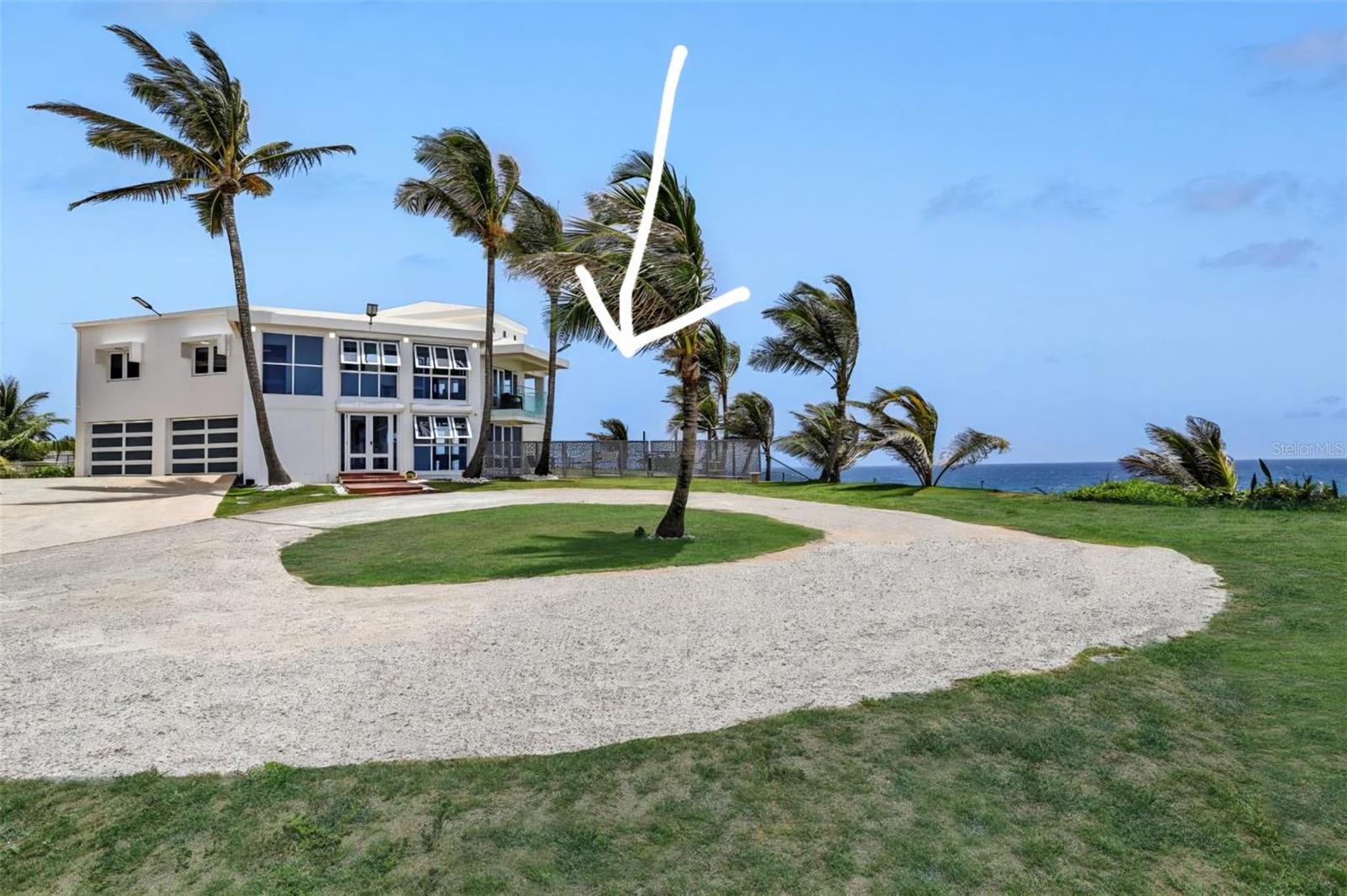 BARRIO CARRIZALES - Commercial Sale