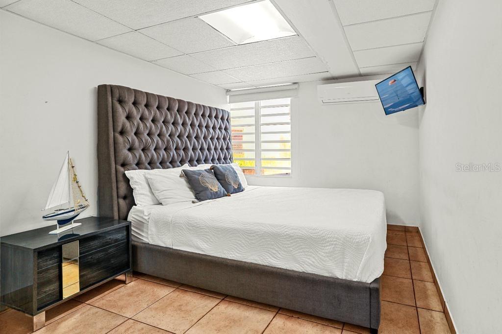 BARRIO CARRIZALES - Commercial Sale