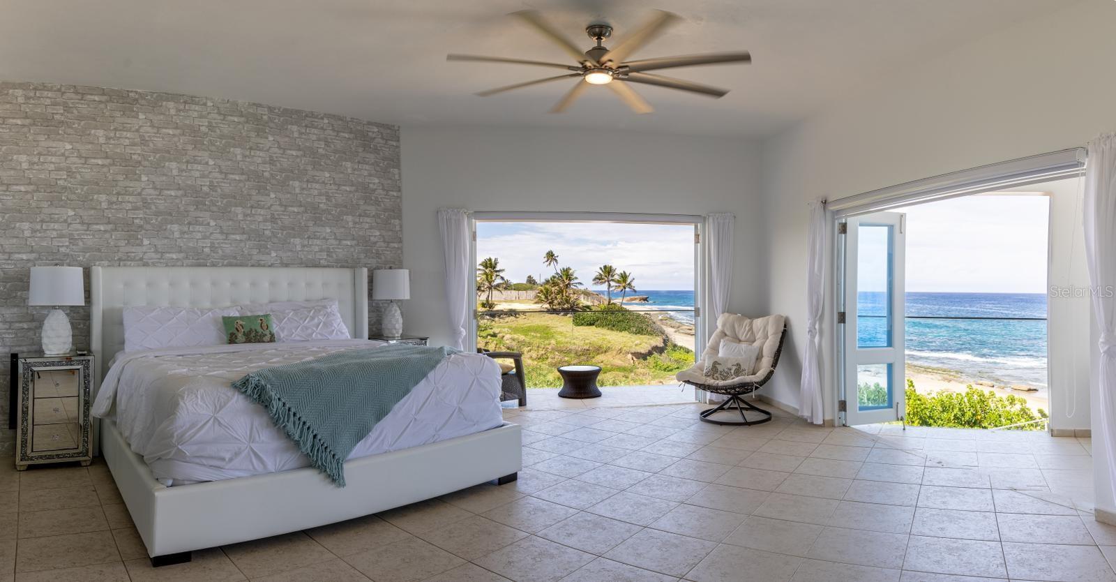 BARRIO CARRIZALES - Commercial Sale