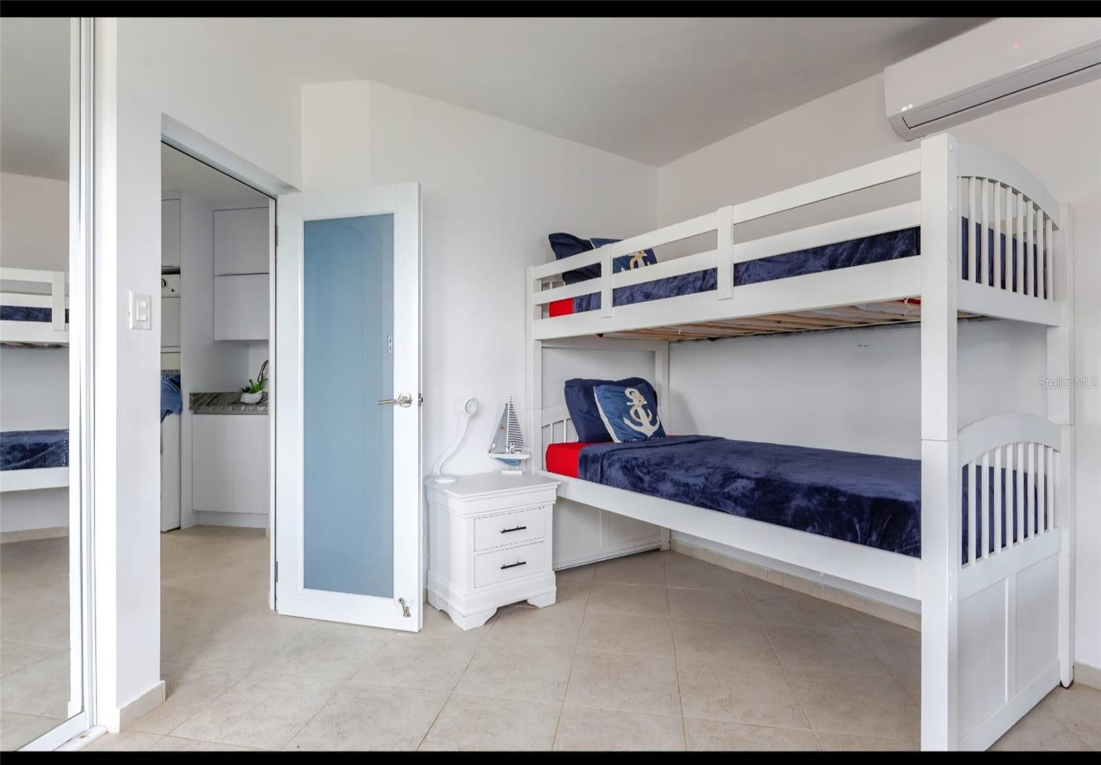 BARRIO CARRIZALES - Commercial Sale