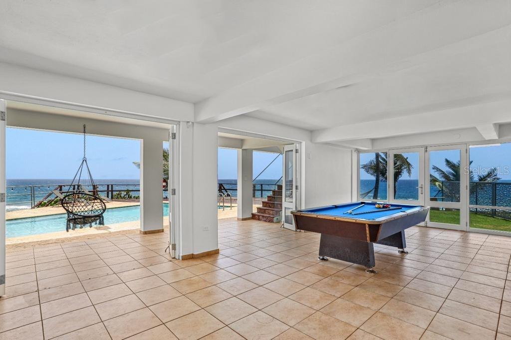 BARRIO CARRIZALES - Commercial Sale