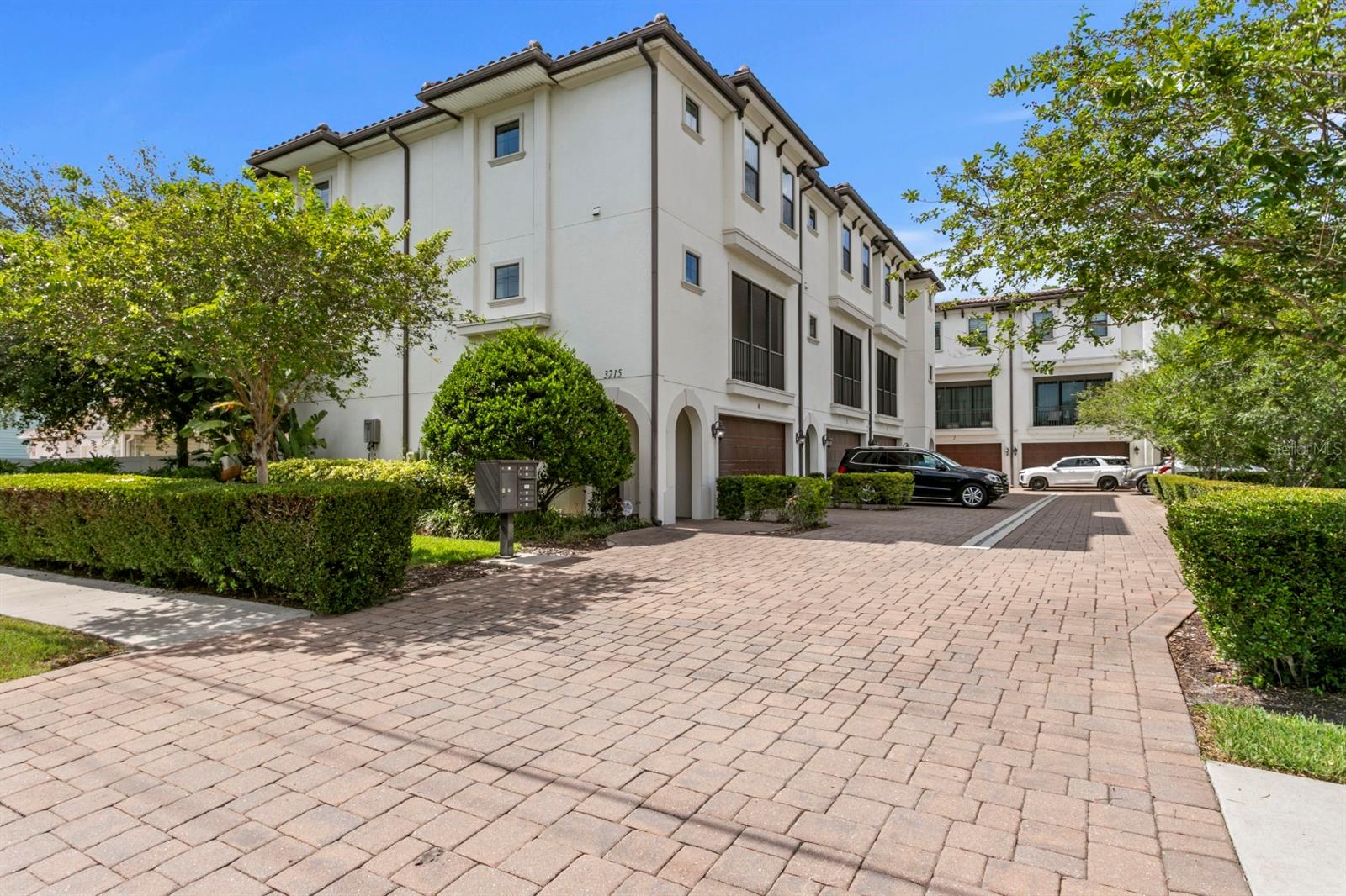 3215 W DE LEON STREET 6