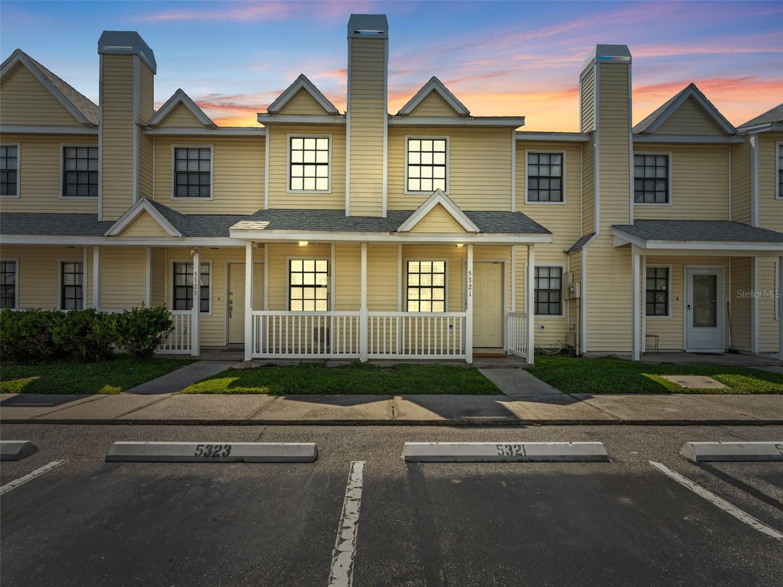 Beautiful 3 BR/2.5 BA townhome in Hampton Lakes. This home was just updated with an updated Kitchen with classic white hardwood cabinetry, and newer appliances. The open kitchen is large and features a breakfast bar and opens up to a screened outdoor patio with views of the pond. Washer/dryer hookups. Includes 2 assigned parking spaces and a storage area. Hampton Lakes is a maintenance free resort style community with a beautiful pool, and walking distance to Hampton Park playground, park, jogging trails, and Tennis courts. Absolutely beautiful home!