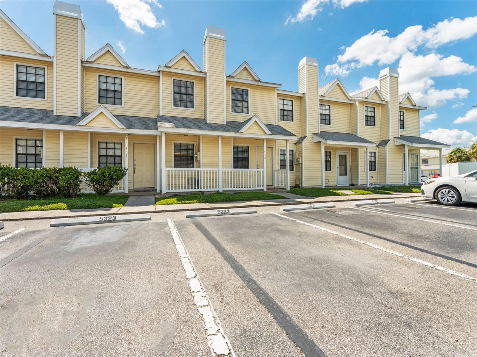 HAMPTON PARK TWNHMS UN 3 - Residential Lease