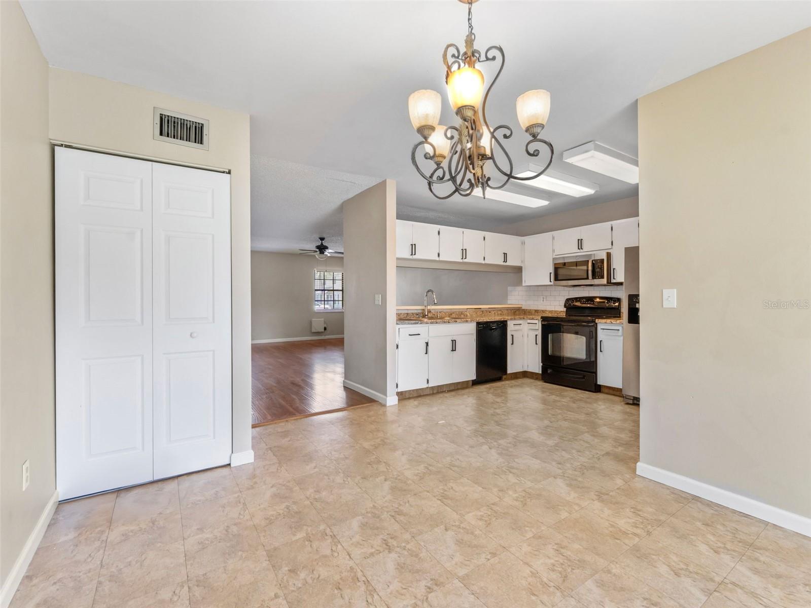 HAMPTON PARK TWNHMS UN 3 - Residential Lease