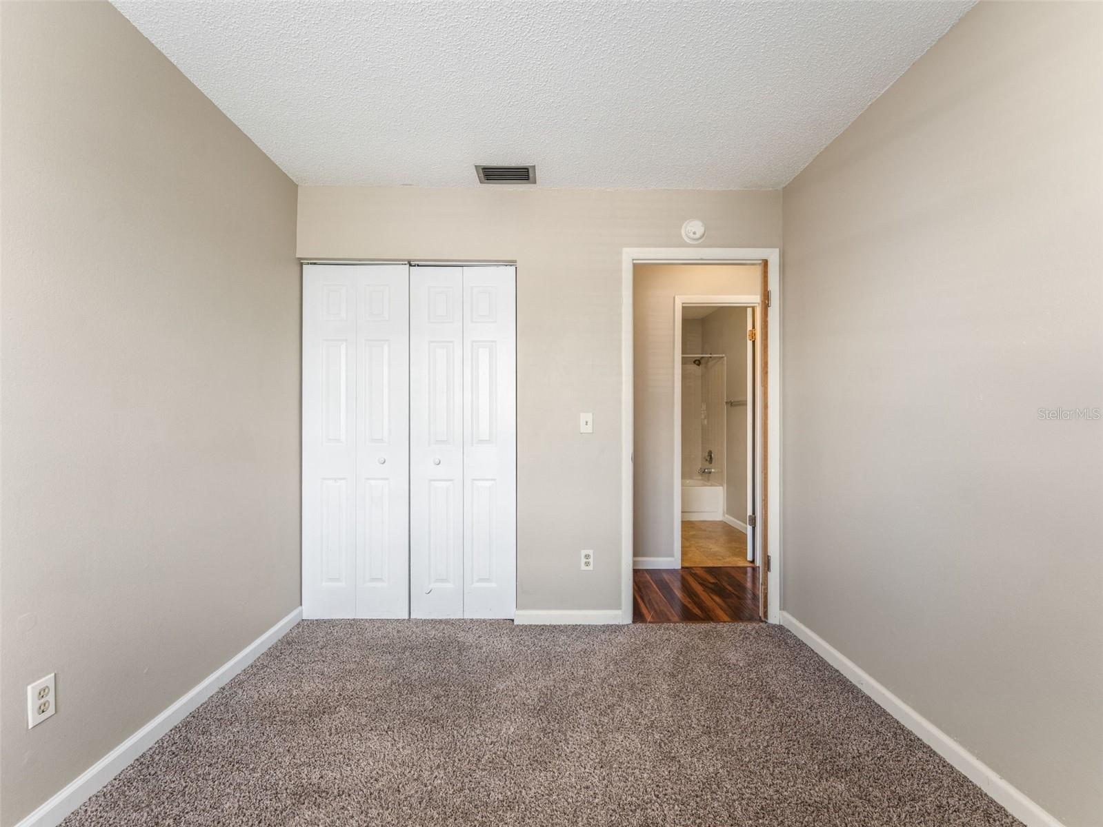 HAMPTON PARK TWNHMS UN 3 - Residential Lease