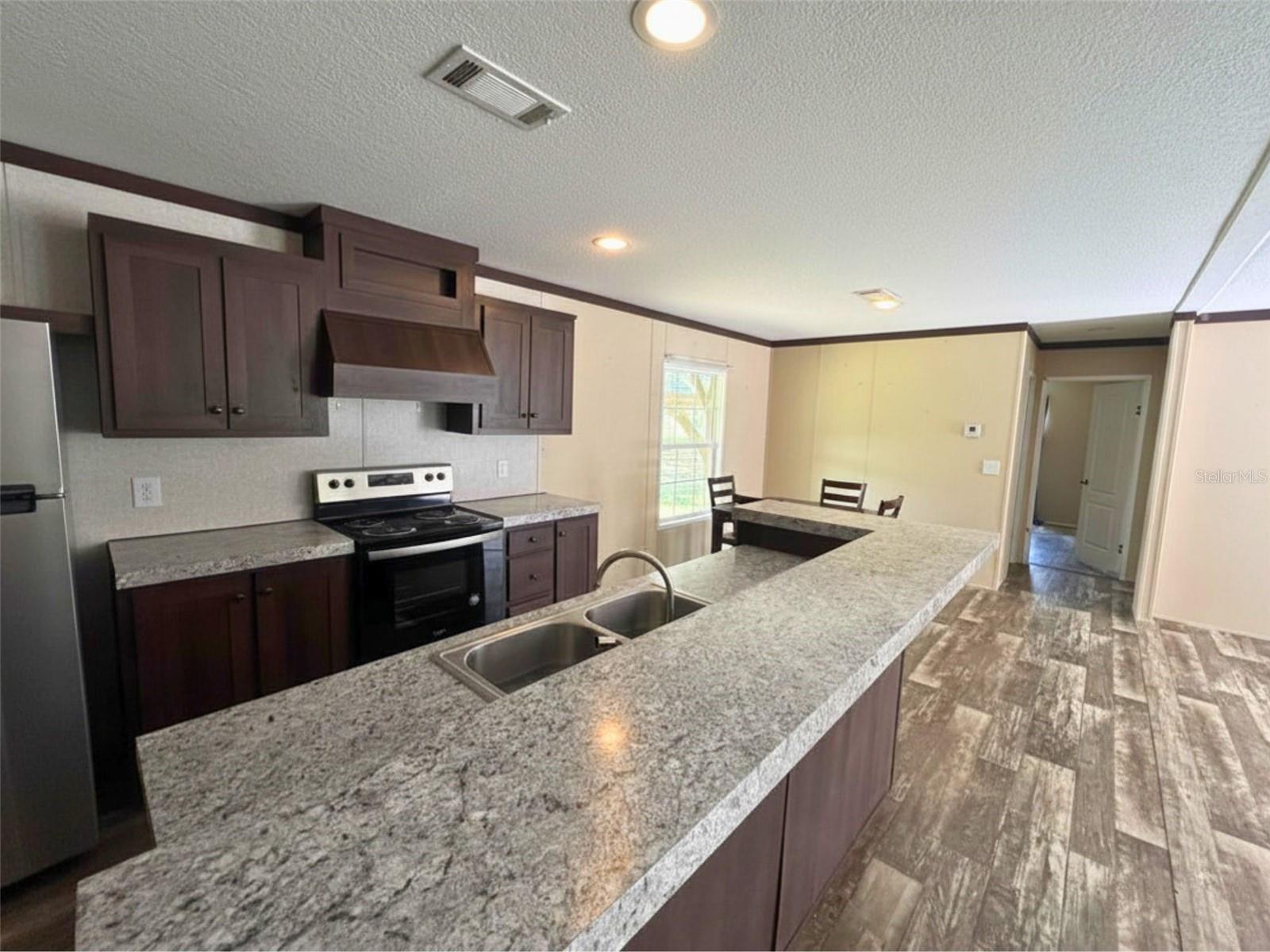 ARCADIA GROVES - Residential