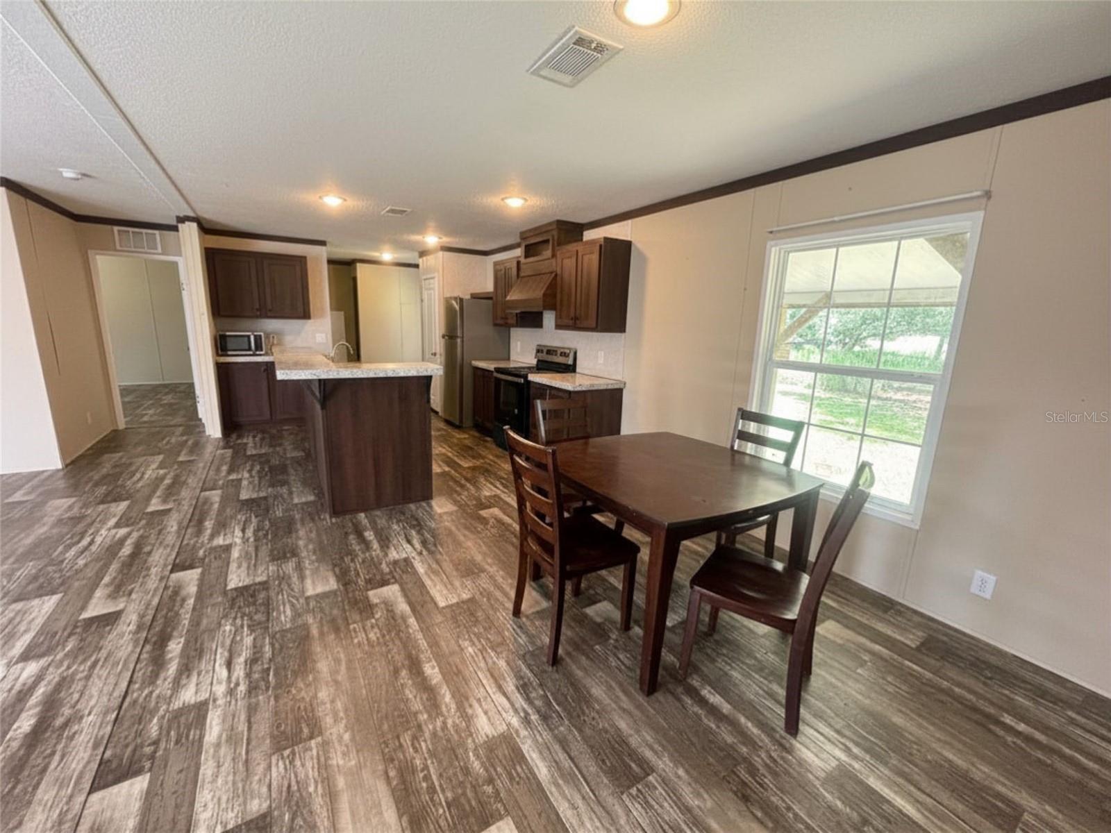 ARCADIA GROVES - Residential