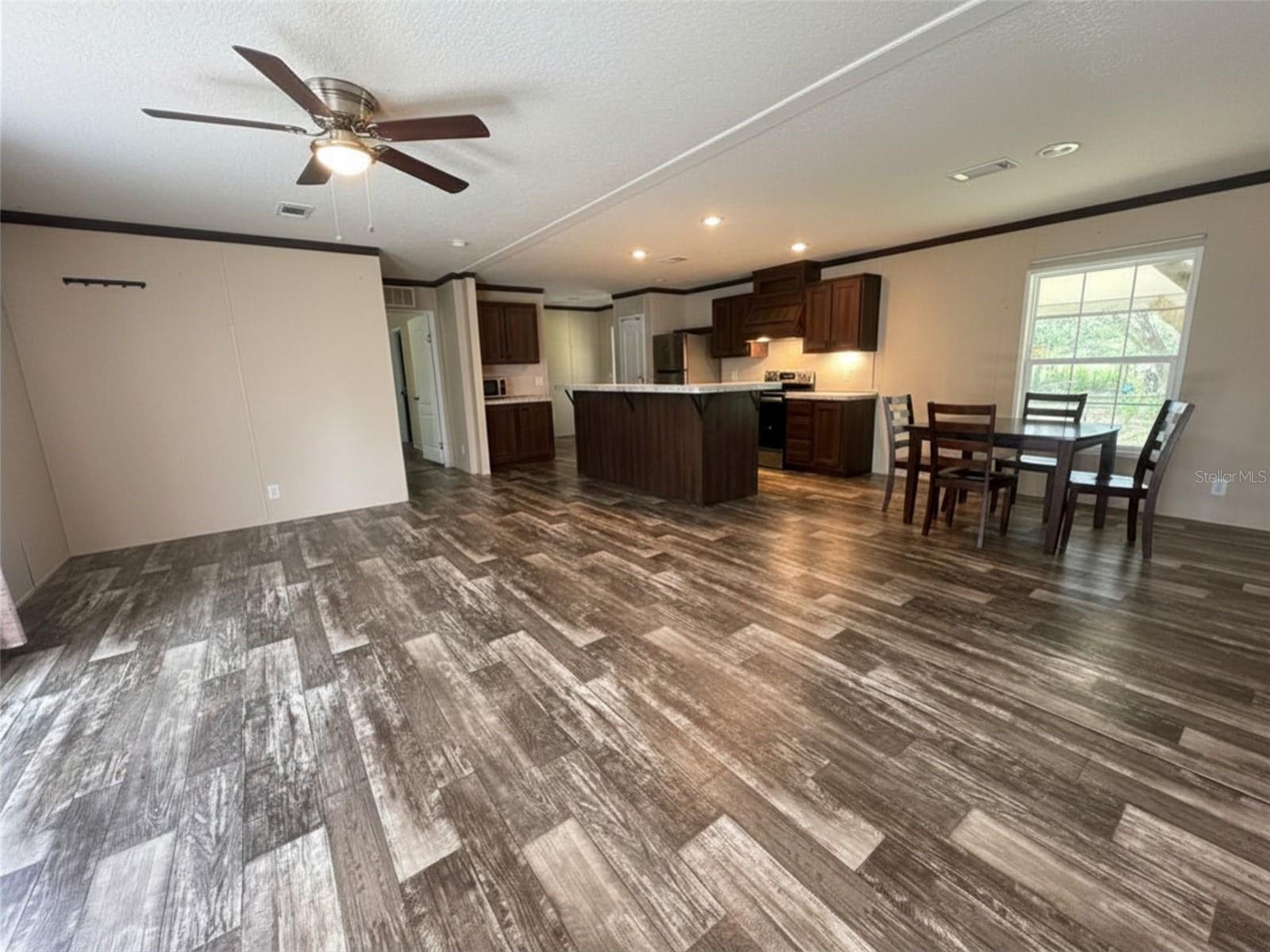ARCADIA GROVES - Residential
