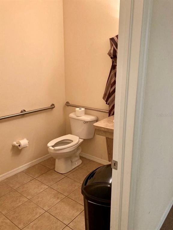 WESLEY CHAPEL COMMONS PH 01 - Commercial Lease