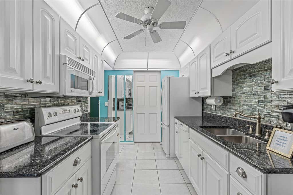 Photo of 101 Bent Tree Drive #15, Daytona Beach, FL 32114 (MLS # FC319432)