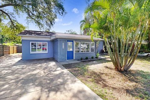 Photo of 4018 S West Shore Boulevard, Tampa, FL 33611 (MLS # TB8460286)