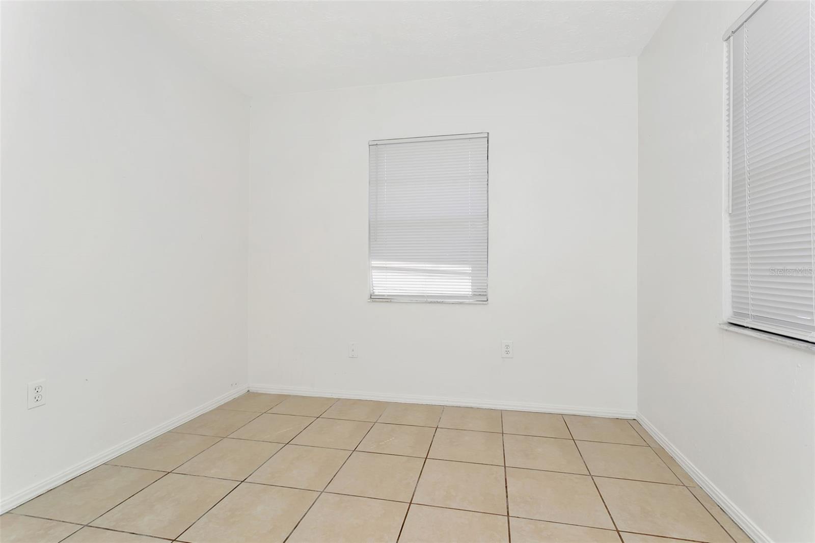 ORANGE ESTATES - Residential Income