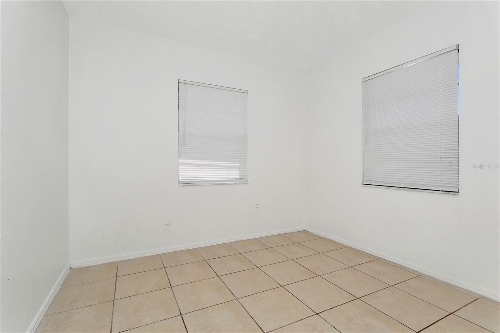 ORANGE ESTATES - Residential Income